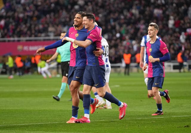 Barcelona vence a la Real Sociedad y asume en solitario el liderato en España