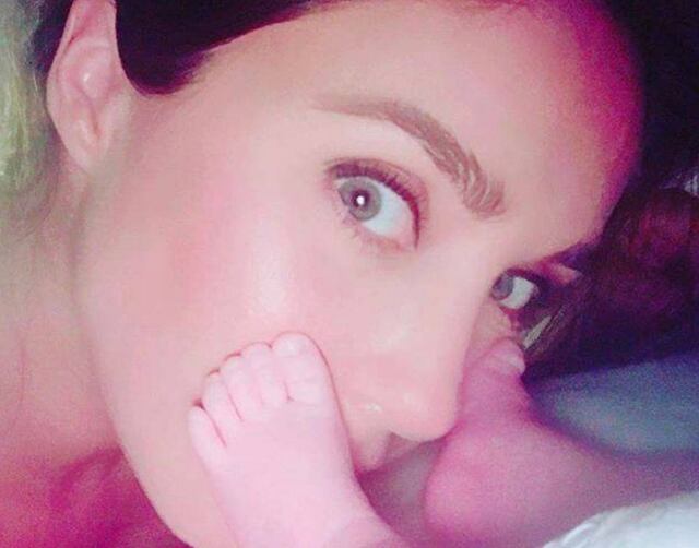 Critican foto de Anahí en redes