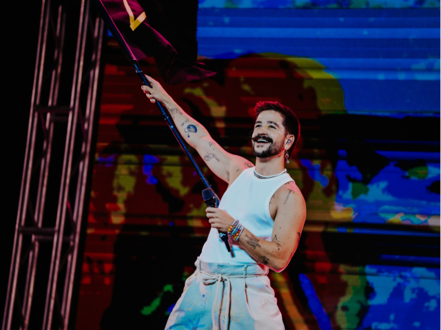 Camilo presenta su romance y versatilidad musical en el Coliseo de Puerto Rico