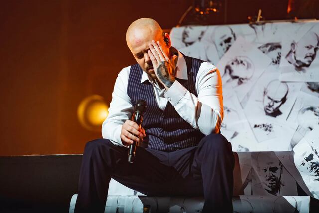 Residente rompe en llanto en medio de espectáculo en Madrid