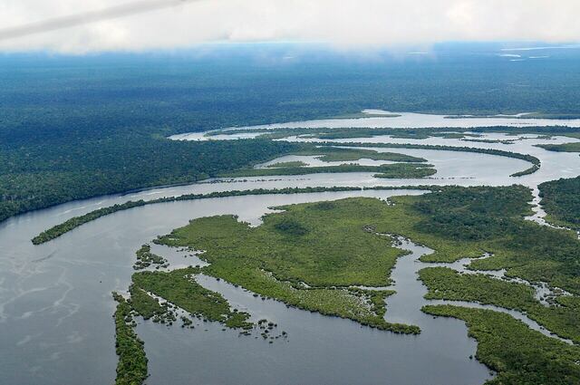 Minería ilegal y tráfico de mercurio amenazan a pueblos indígenas en la Amazonía