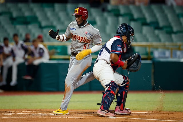 Indios propinan primera blanqueada del torneo en la temporada 2023-24 del béisbol invernal