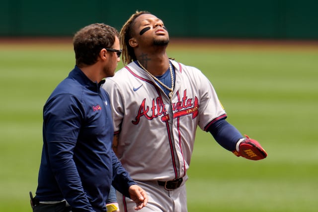 Ronald Acuña Jr. se perderá el resto de la temporada al sufrir desgarro del ligamento de la rodilla