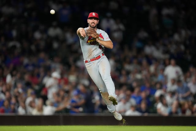Azulejos obtienen al torpedero Paul DeJong de los Cardinales