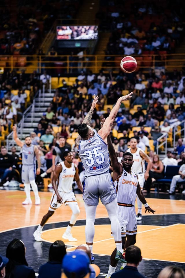 Vaqueros de Bayamón derrotan a Arecibo en el BSN