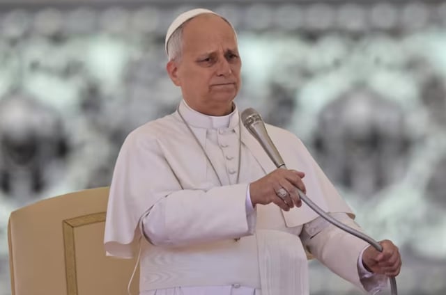 León XIV denuncia la “idolatría del dinero” como raíz de los conflictos armados en la vigilia por la paz