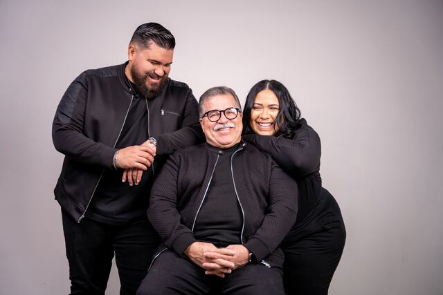 Familia une sus voces para promover la sanidad a través de la adoración a Dios