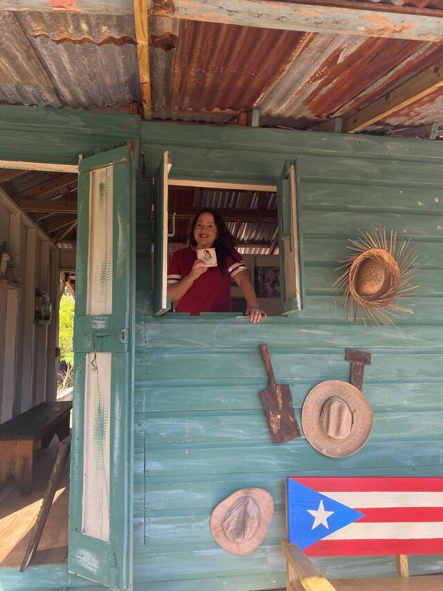 Jíbara Aguzá motivando a las mujeres Puertorriqueñas