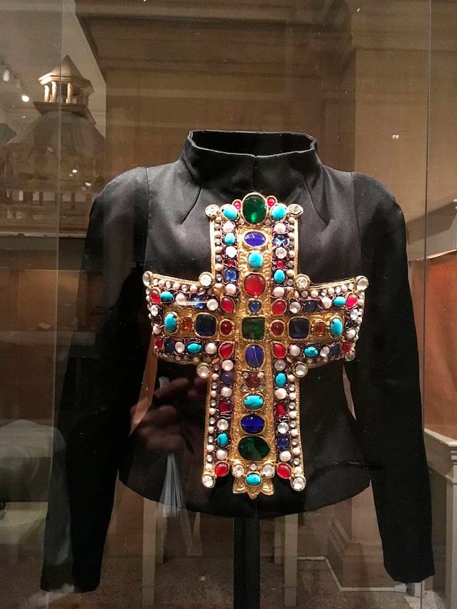 Joyas del Vaticano protagonizan nueva exhibición del Met