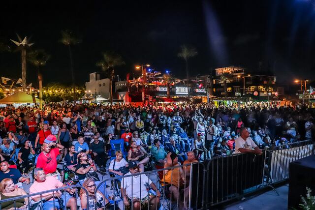 Inician las fiestas de Cataño frente al mar y con grandes estrellas