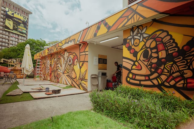 Muralistas se reúnen para revitalizar espacios del Museo de Arte de Puerto Rico