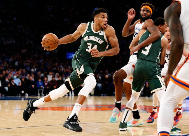 Coronavirus causa estragos en duelos de NBA para Navidad