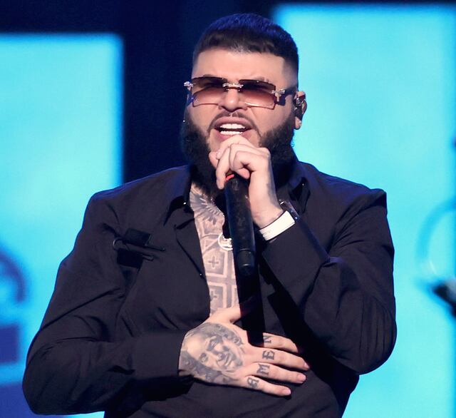 Farruko se queda sin gasolina en la carretera