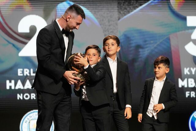 Messi extiende su récord y se lleva su octavo Balón de Oro