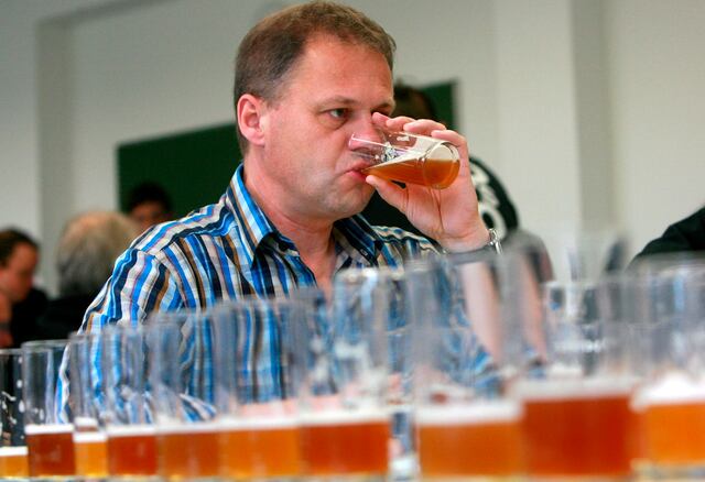 Empresa está buscando persona que quiera trabajar tomando cerveza