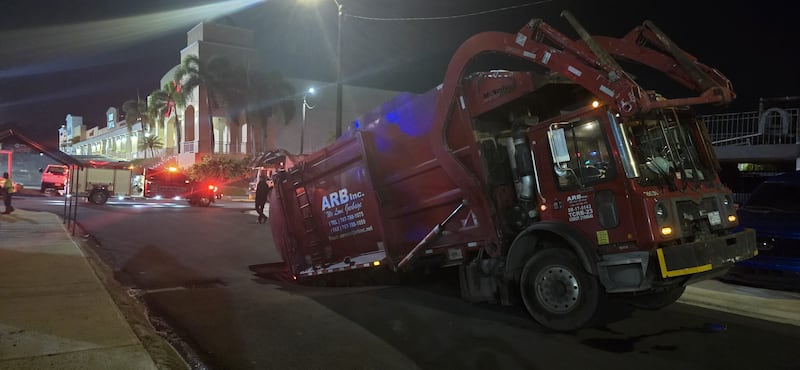 Accidente de camión en Bayamón.