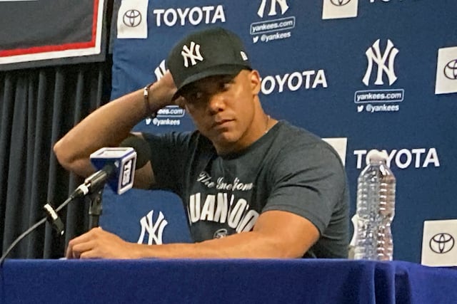 Juan Soto se presenta a la pretemporada con una camiseta peculiar