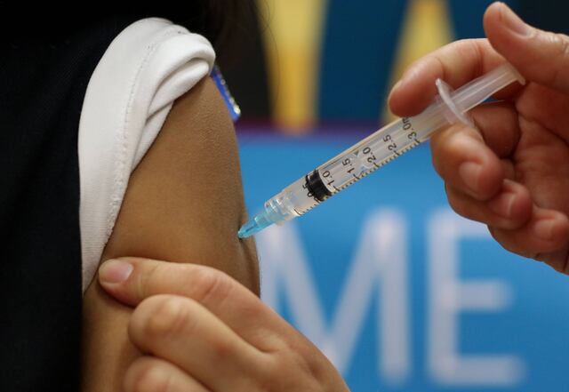 Médicos del Centro Comprensivo de Cáncer exhortan vacunar menores contra VPH por regreso a clases