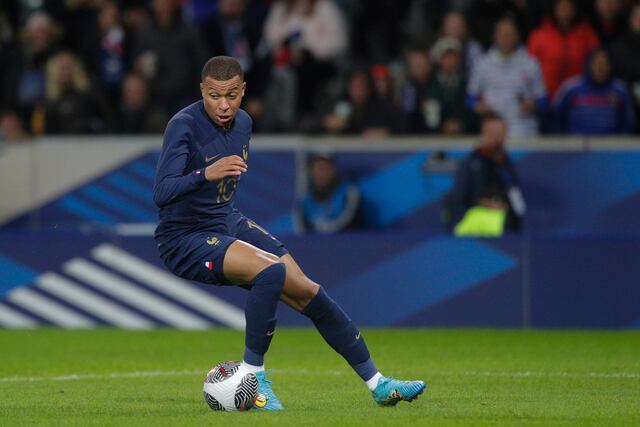 Mbappe vuelve a anotar en la victoria del PSG 3-0 ante Strasbourg