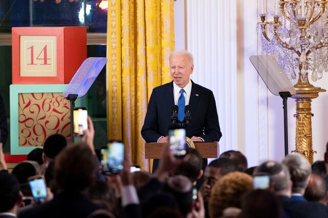 Biden adopta una postura más severa ante los “bombardeos indiscriminados” de Israel sobre Gaza
