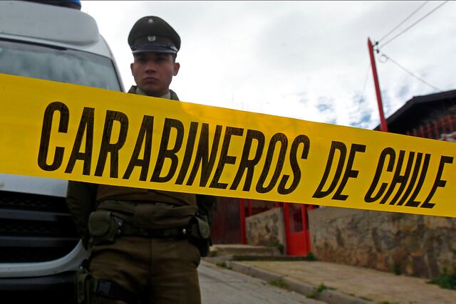 Hombre asesina al exesposo de su pareja