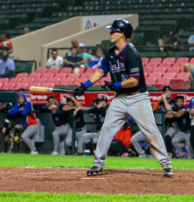 Pelota Invernal: Senadores de San Juan extienden contrato por dos años a Kenen Irizarry