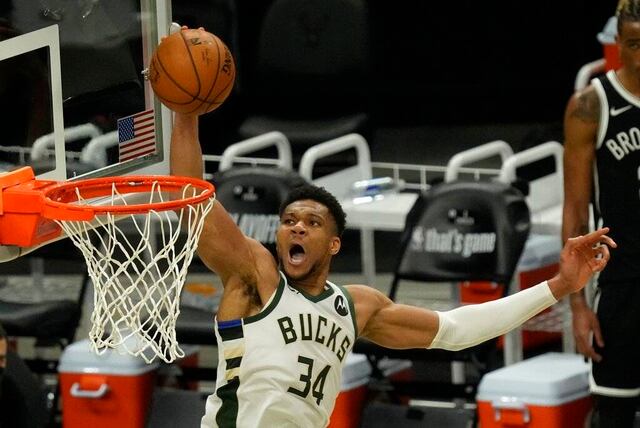Bucks igualan serie con Nets