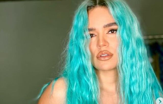 Karol G sorprende con sesión de fotos sin maquillaje, mostrando una cara al natural
