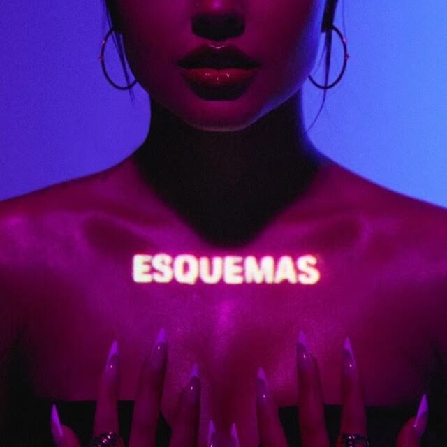 Becky G estrena su disco “Esquemas”