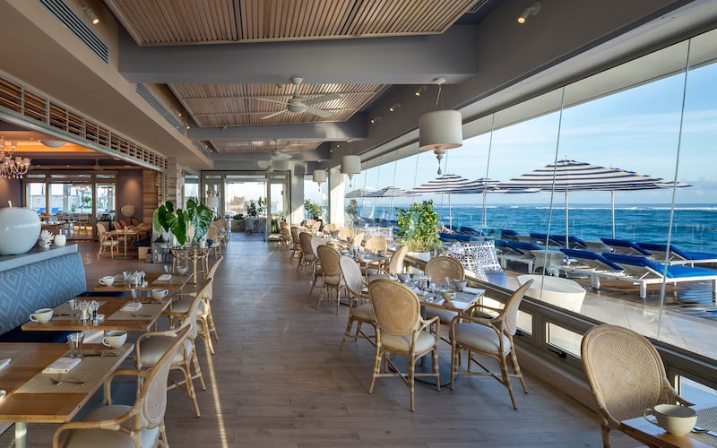 Ola Oceanfront Bistro en el Condado Vanderbilt Hotel en San Juan.