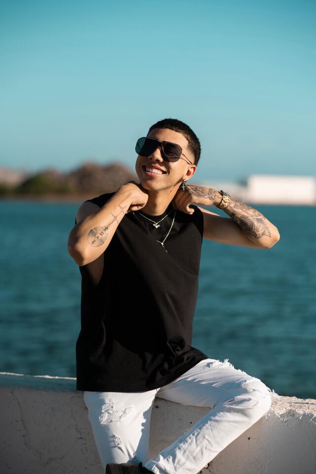 Kevin Gabriel lanza su más reciente sencillo “SalsaLandia”