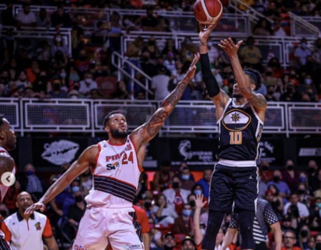 Piratas defienden su guarida en visita de los Capitanes