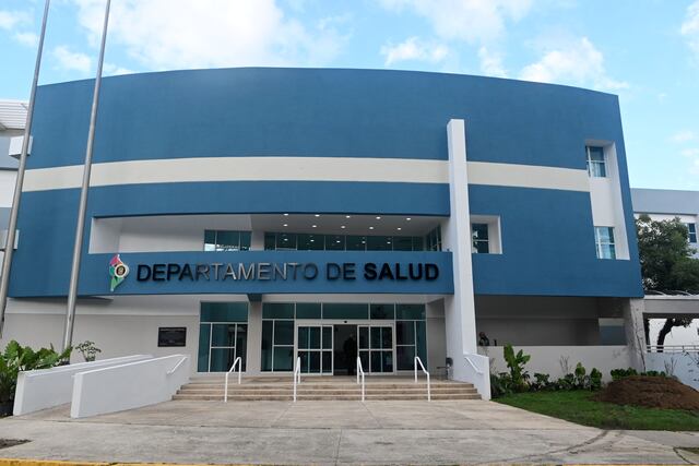 Departamento de Salud inicia proceso para sustituir proveedor del examen de reválida médica tras incidente