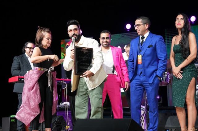 Congreso Internacional de Salsa de Nueva York reconoce a Luis Figueroa con prestigioso premio