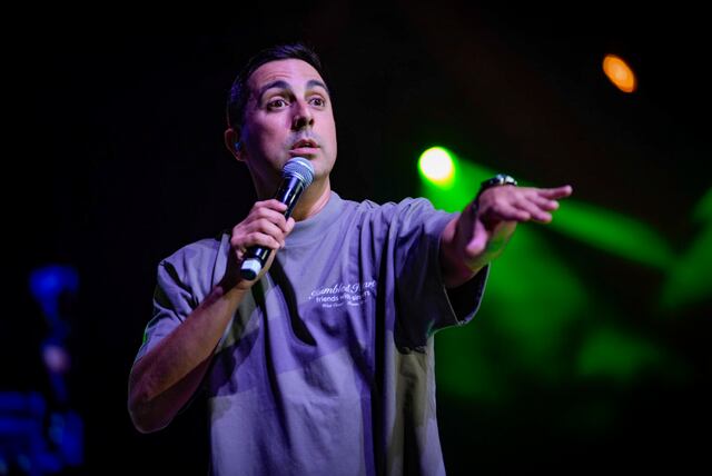 Alejandro Gil “sacará más polvo” al anunciar otra función de su stand up