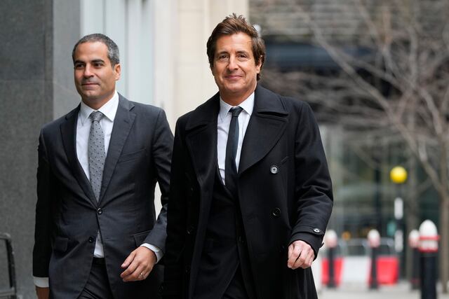 Abogados del príncipe Enrique piden $2.5 millones a tabloide británico por espionaje telefónico