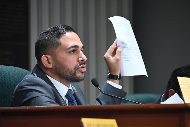 Comisión de Transportación presenta citaciones en medio de investigación por centros de inspección