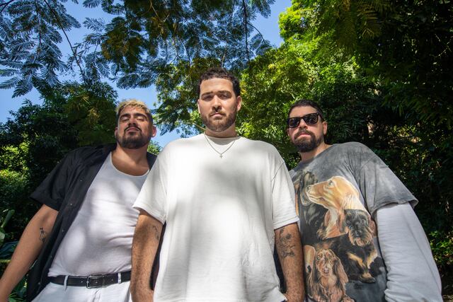 Los Rivera Destino llegan a Florida con su música y peculiar sátira social