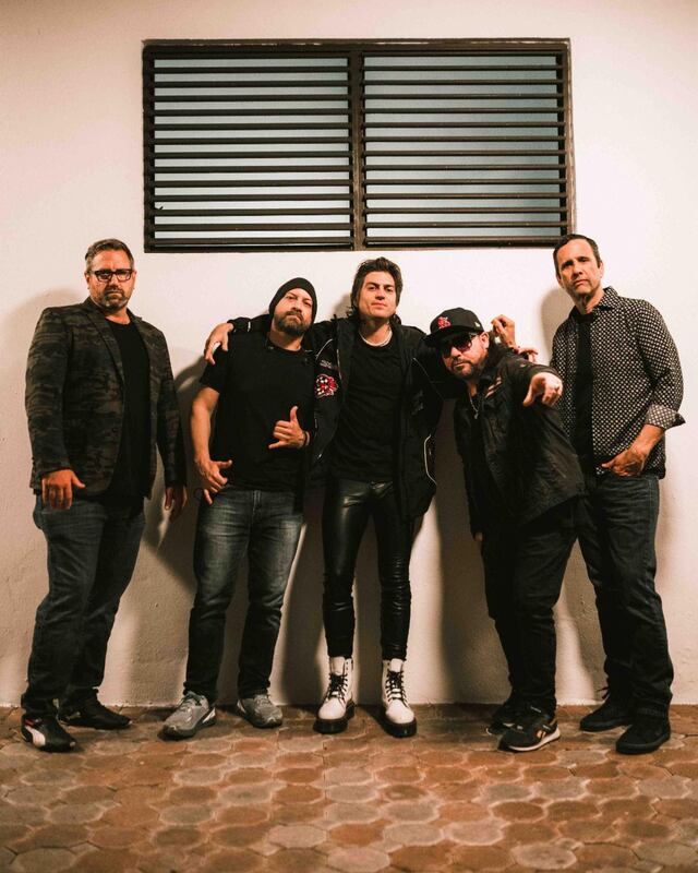 Yett presenta colaboración con La Secta All Star