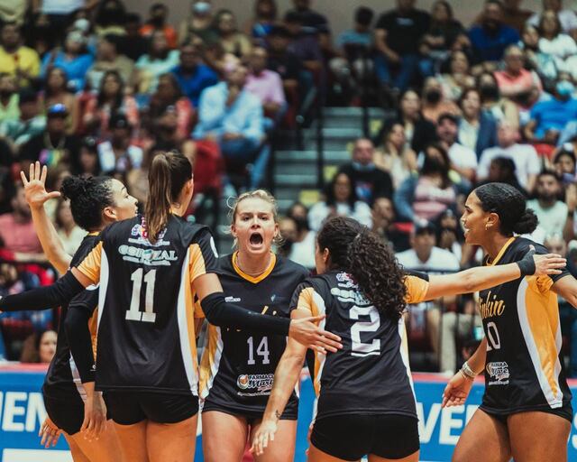 Las Pinkin se llevan el primer juego de la final del Voleibol