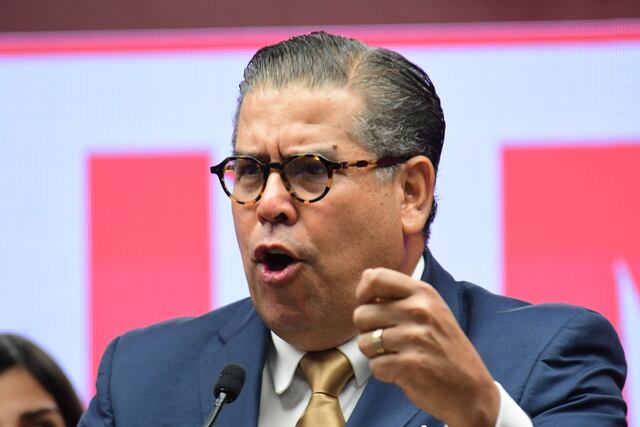 “Tatito” Hernández arremete contra juez que ordenó a la Cámara permitir la entrada de Lisie Burgos sin mascarilla