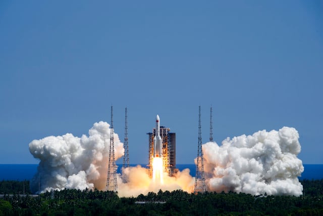 China lanza módulo científico hacia su estación espacial