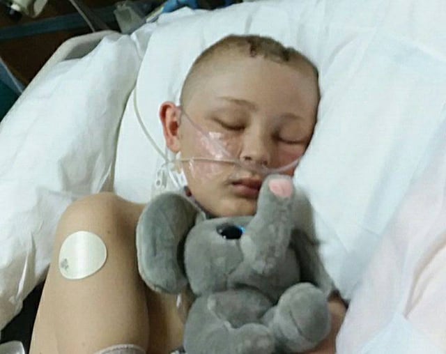 "El niño milagro" que despertó del coma tras sus padres aprobar donar sus órganos