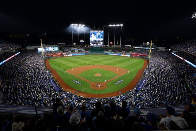 Postemporada de MLB promedia 3.33 millones de espectadores