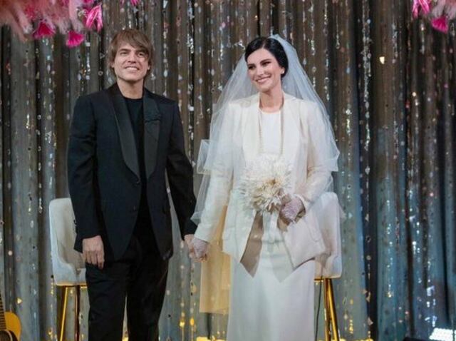 Laura Pausini sorprende con su boda luego de 18 años con su pareja
