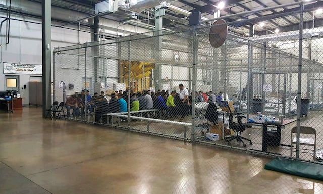 El llanto desesperado de niños separados de sus padres en la frontera de EE. UU.