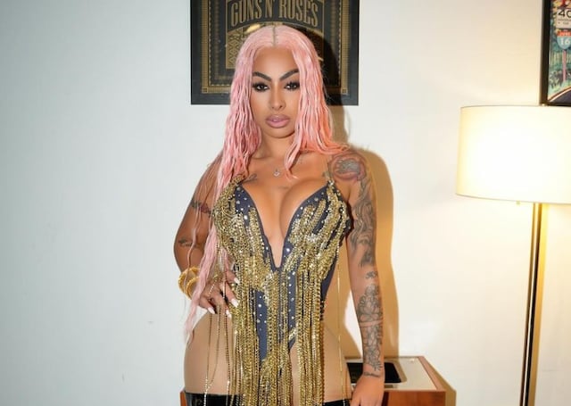 VIDEO: Yailin se presenta en el concierto de Aventura en República Dominicana