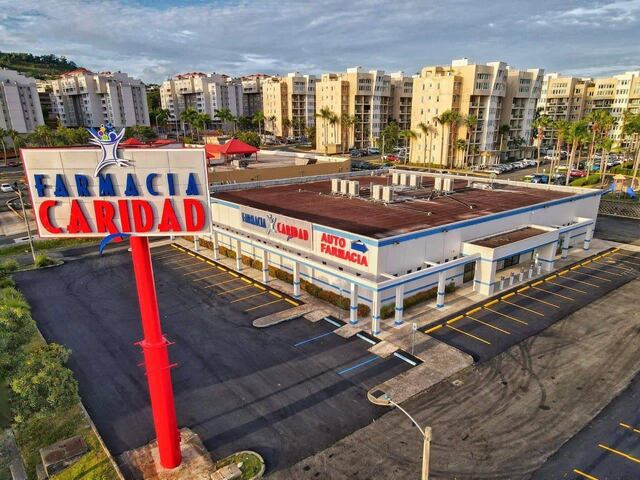 Farmacia Caridad apuesta a la conveniencia para ahorrarle tiempo y dinero a sus clientes en las compras navideñas