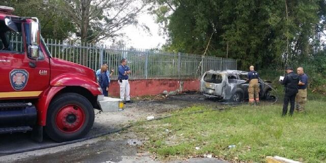 Hallan cuerpo calcinado dentro de auto en Gurabo