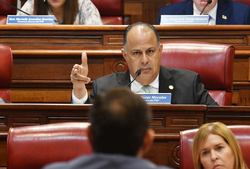 El Senador Oscar Morales interroga. Senado, Fortaleza. San Juan. Metro PR 27 de marzo de 2025